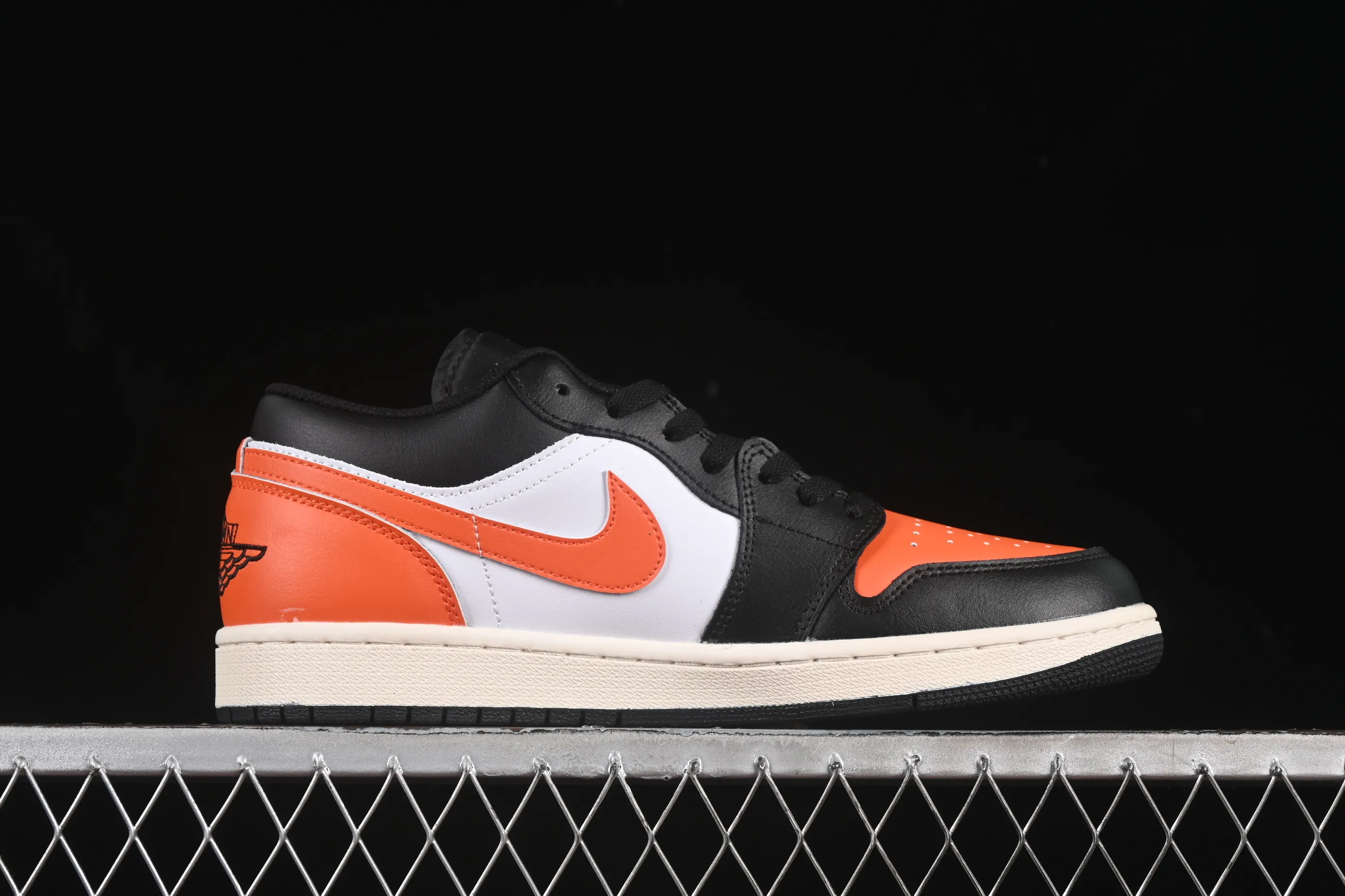 All categories Air Jordan Jordan series basketball shoes Air Jordan 1 Low Air Jordan 1 Low AJ1 Joe 1 black and white orange low-top retro culture basketball shoes 553558-081
